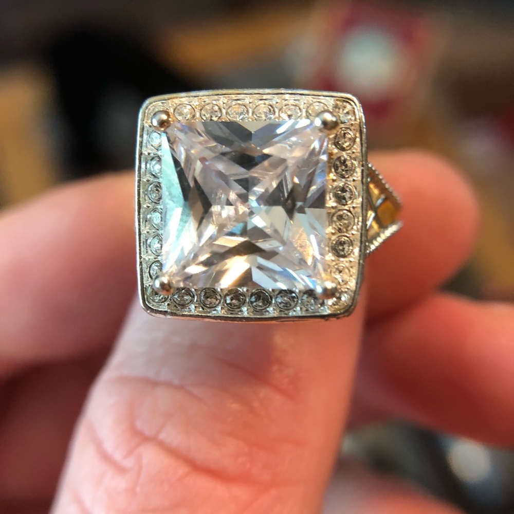 Costume ring